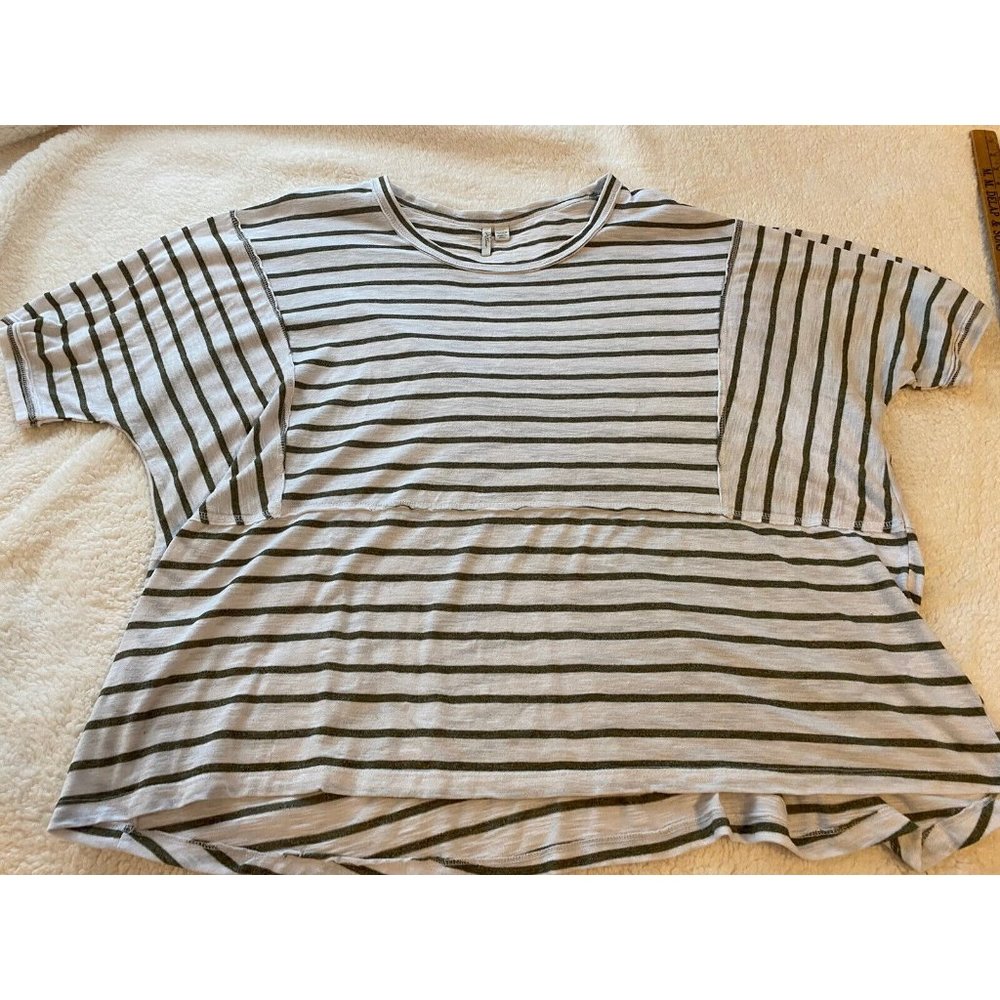 CATO 26 28 WOMENS PLUS KNIT SHIRT, STRIPES, OVERSIZE STRETCH